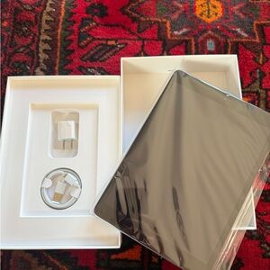 Apple iPad 7th generation 32 GB Tablet with Accessories